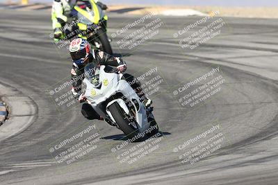 media/Dec-01-2025-Moto Forza (Mon) [[2daa91e15f]]/2-Intermediate Group/Session 2 (Turns 9 and 10)/